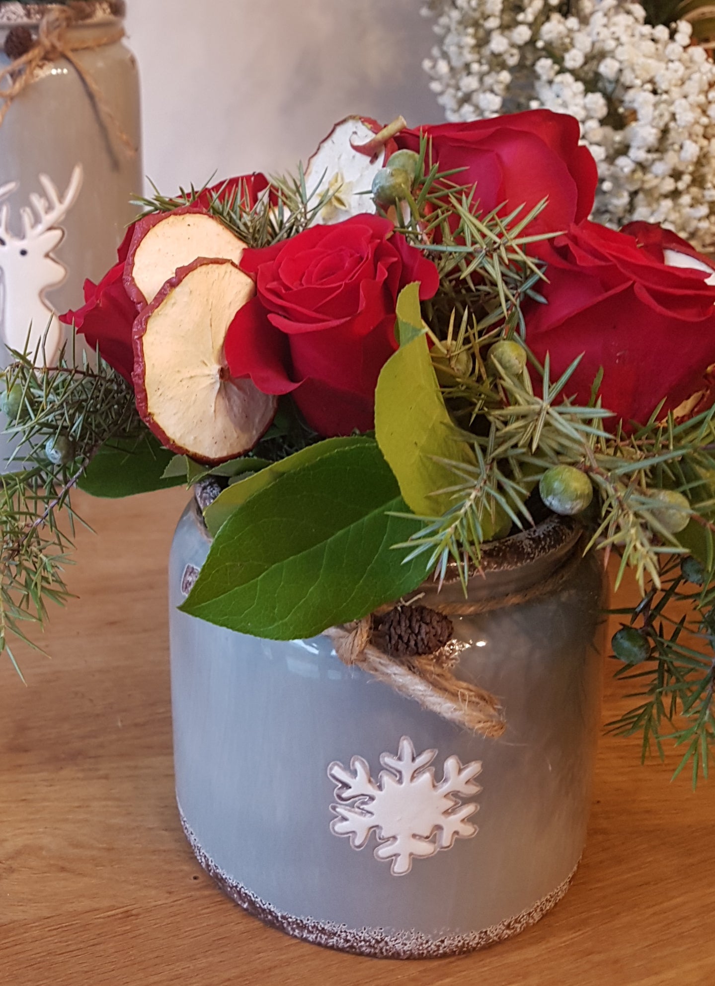 Christmas Flowers, Wreaths & Garlands 2019