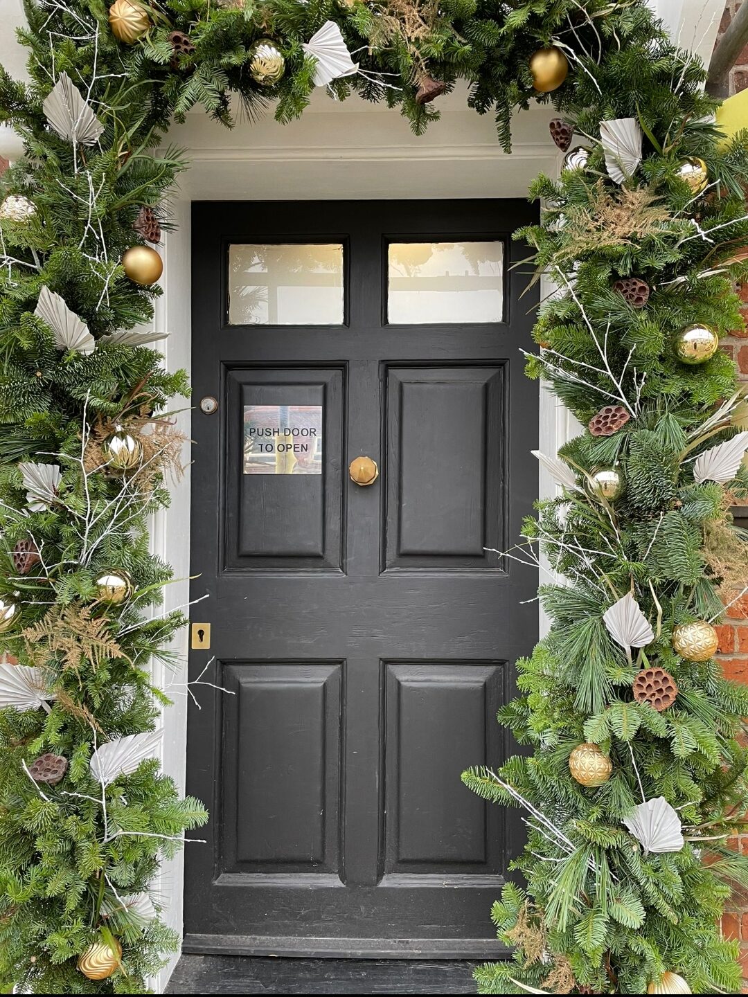 Christmas 2025 Door Garlands & Tree Hire ESSEX